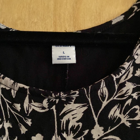 Old navy dress - Picture 2 of 2
